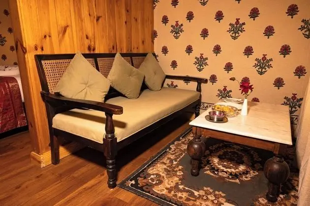 Premium Tek Büyük Yataklı Oda