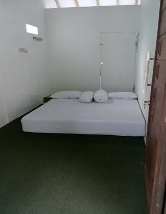 Economy Tek Büyük Yataklı Oda (Shared Bathroom Fan)