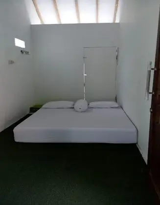 Economy Tek Büyük Yataklı Oda (Shared Bathroom Fan)