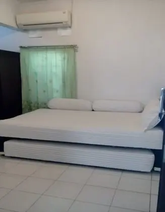Üç Kişilik Oda (Shared Bathroom AC)