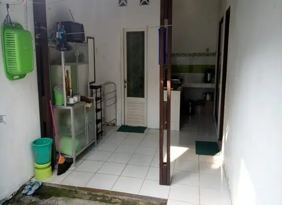 Üç Kişilik Oda (Shared Bathroom AC)