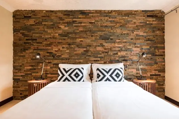 Family Oda, Havuz Kenarı