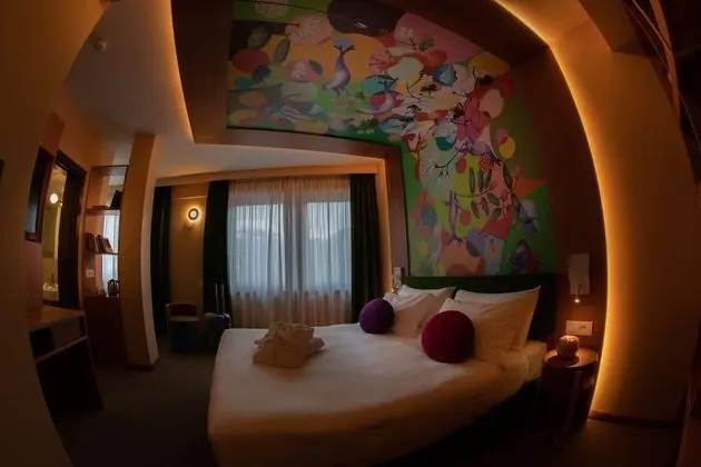 Family Oda, Şehir Manzaralı (Plus)