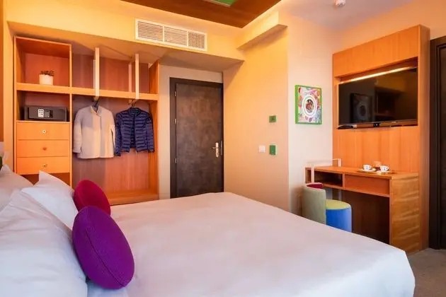 Family Oda, Şehir Manzaralı (Plus)