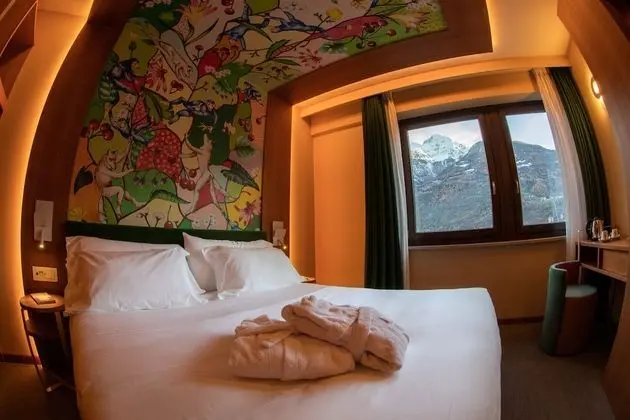 Tek Büyük veya İki Ayrı Yataklı Oda, Dağ Manzaralı (View)