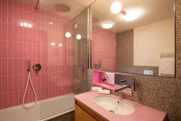 Tek Büyük veya İki Ayrı Yataklı Oda, Dağ Manzaralı (View)