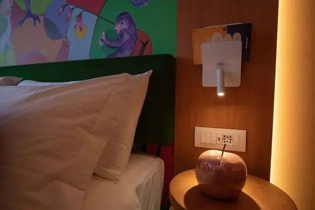 Tek Büyük veya İki Ayrı Yataklı Oda (Lite)