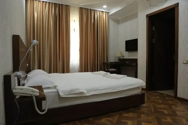 Comfort Tek Büyük Yataklı Oda