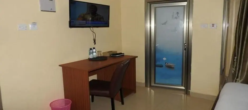 Standard Tek Büyük Yataklı Oda