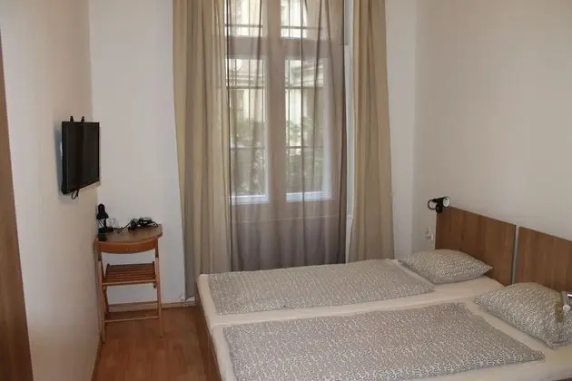 Tek Büyük veya İki Ayrı Yataklı Oda
