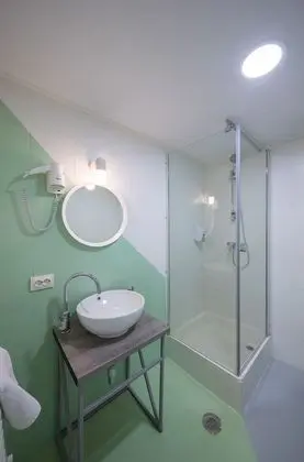 Basic Tek Büyük Yataklı Oda, 1 Büyük (Queen) Boy Yatak