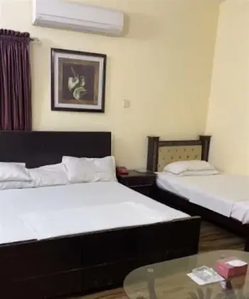 Family Tek Büyük Yataklı Oda