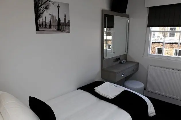 Tek Kişilik Oda (4th Floor, Stair Access Only)