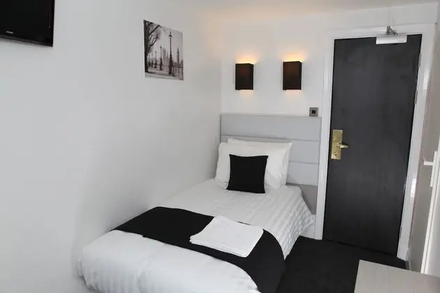 Tek Kişilik Oda (4th Floor, Stair Access Only)