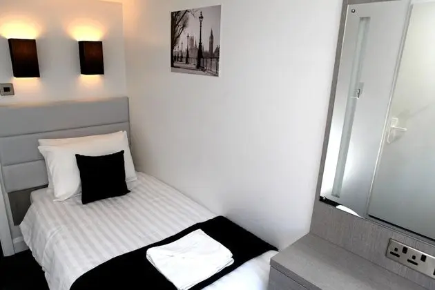 Tek Kişilik Oda (4th Floor, Stair Access Only)