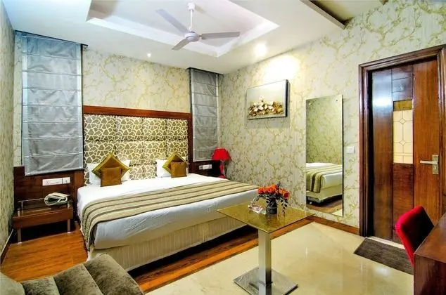 Deluxe Tek Büyük Yataklı Oda