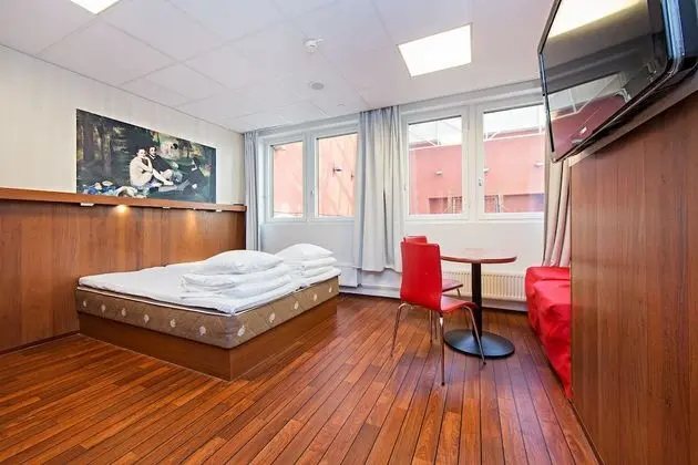 Standard Tek Büyük Yataklı Oda