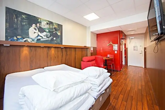 Standard Tek Büyük Yataklı Oda