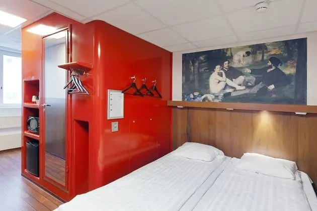 Standard Tek Büyük Yataklı Oda