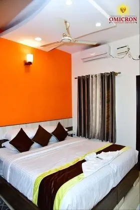 1 BHK Studio Rooms with Kitchen Amenities