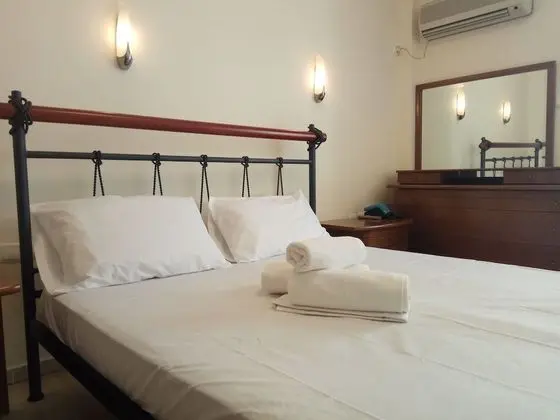 Basic Tek Büyük Yataklı Oda