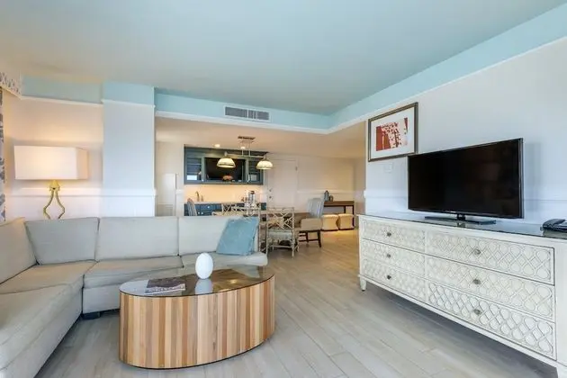 Süit, Okyanus Manzaralı (End Suite, Pool View)