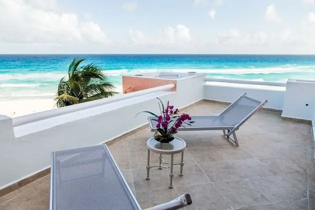 Family Suite, 3 Bedroom, 2 King Beds, 2 Double Beds, Non-Smoking