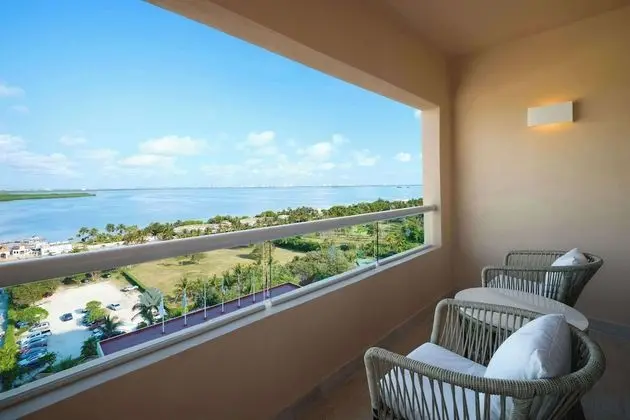 Superior Lagoon View, 1 King bed or 2 Double Beds, Non-Smoking