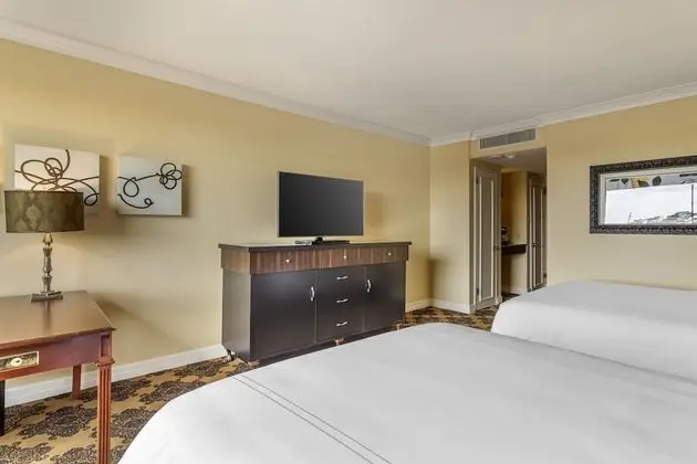 Deluxe Oda, 2 Büyük (Queen) Boy Yatak