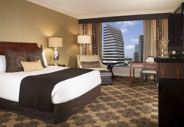 Premier Oda, 1 En Büyük (King) Boy Yatak, Engellilere Uygun (Signature Room, Roll-In-Shower)