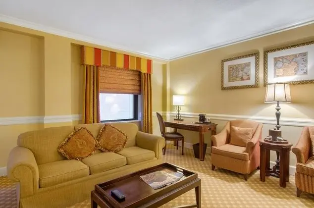 Executive Oda (2 Full Size Beds)