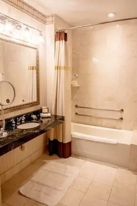 Deluxe Oda, 1 En Büyük (King) Boy Yatak, Engellilere Uygun