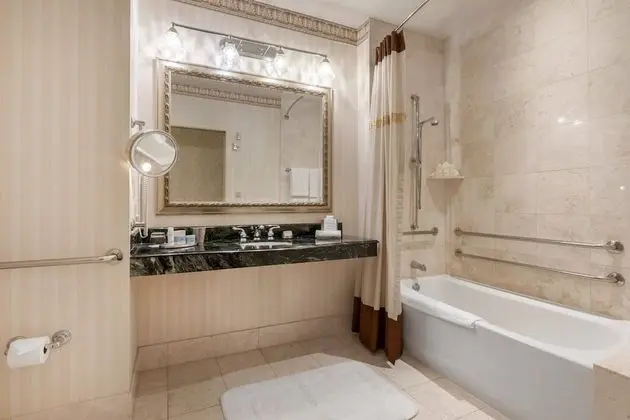 Deluxe Oda, 1 En Büyük (King) Boy Yatak, Engellilere Uygun