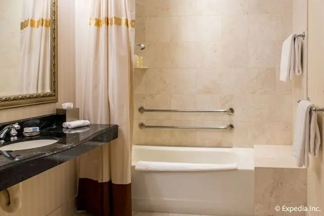 Signature Oda, 1 En Büyük (King) Boy Yatak, Engellilere Uygun