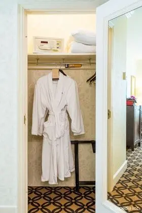 Signature Oda, 1 En Büyük (King) Boy Yatak, Engellilere Uygun