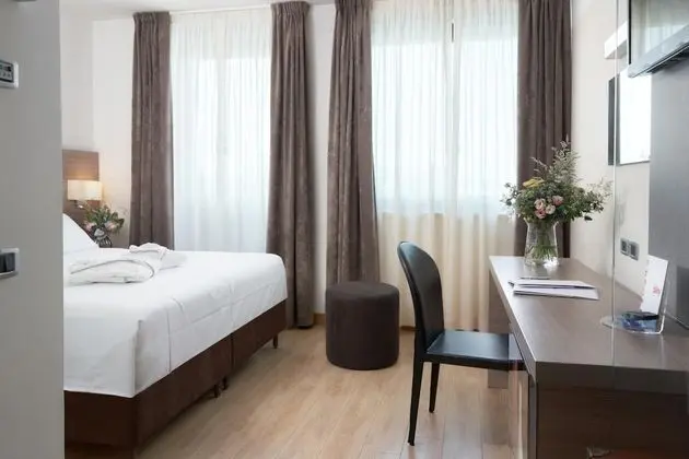 Standard Büyük Yataklı Tek Kişilik Oda