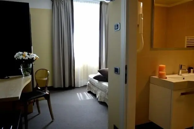 Standard Büyük Yataklı Tek Kişilik Oda