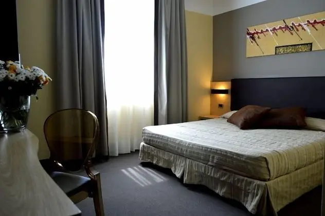 Standard Tek Büyük Yataklı Oda