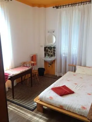 Üç Kişilik Oda, Ortak Banyo