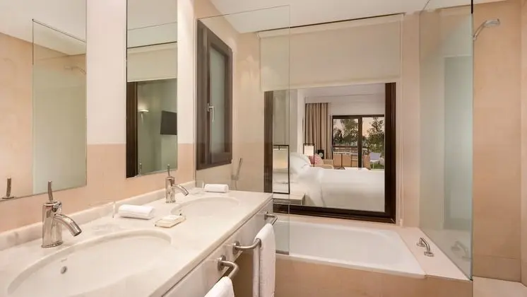 Junior Süit, 1 Büyük (Queen) Boy Yatak ve Çekyat, Teras