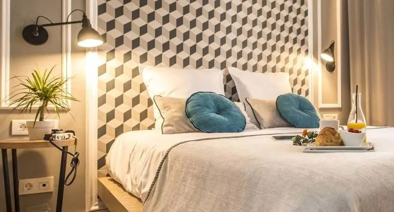 Tek Büyük Yataklı Oda, Balkon, Şehir Manzaralı