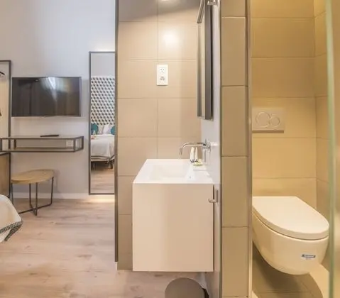 Tek Büyük Yataklı Oda, Balkon, Şehir Manzaralı