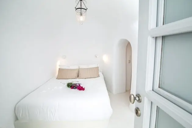 Double Room, Sea View (Lily Cave)