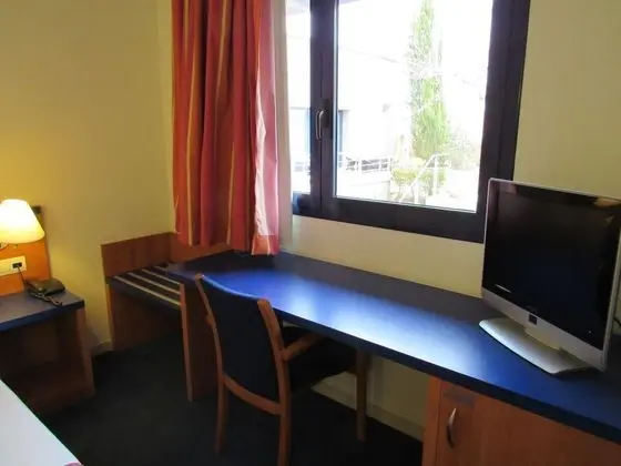 1 Çift Kişilik Veya 2 Tek Kişilik Yatak Standard