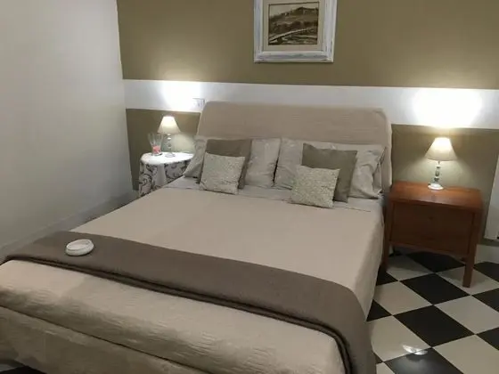 Deluxe Oda, 1 En Büyük (King) Boy Yatak