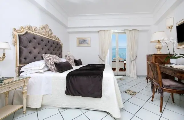 Deluxe Tek Büyük Yataklı Oda, Balkon, Deniz Manzaralı