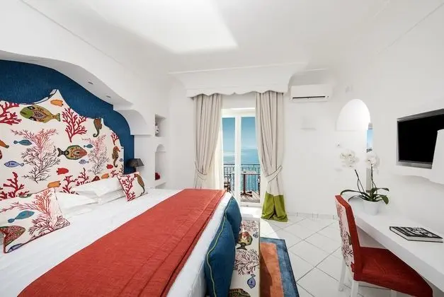 Deluxe Tek Büyük Yataklı Oda, Teras, Deniz Manzaralı
