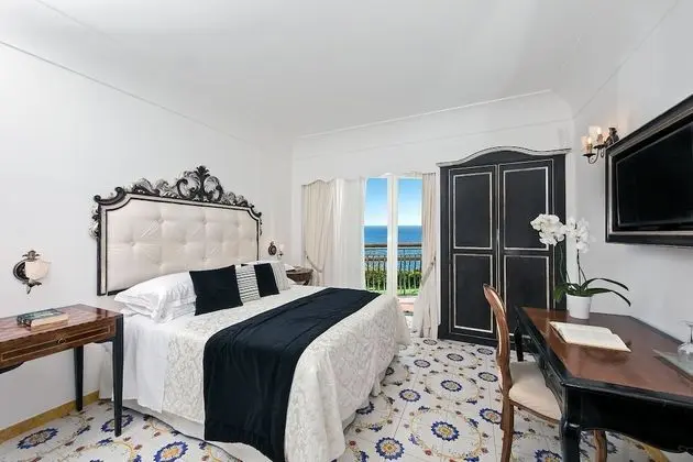 Deluxe Tek Büyük Yataklı Oda, Teras, Deniz Manzaralı