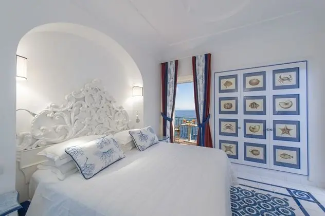 Deluxe Tek Büyük Yataklı Oda, Teras, Deniz Manzaralı