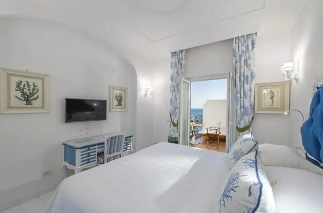 Deluxe Tek Büyük Yataklı Oda, Teras, Deniz Manzaralı